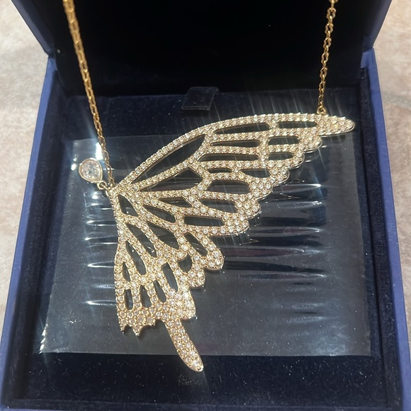 SWAROVSKII wing necklace - Picture 2 of 3